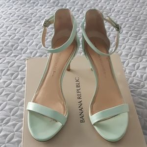 Banana Republic Jaylen Heels